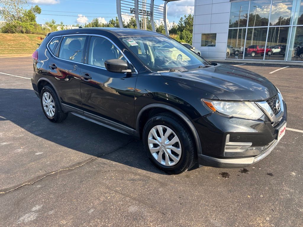 Used 2017 Nissan Rogue S with VIN KNMAT2MV2HP555760 for sale in Grenada, MS