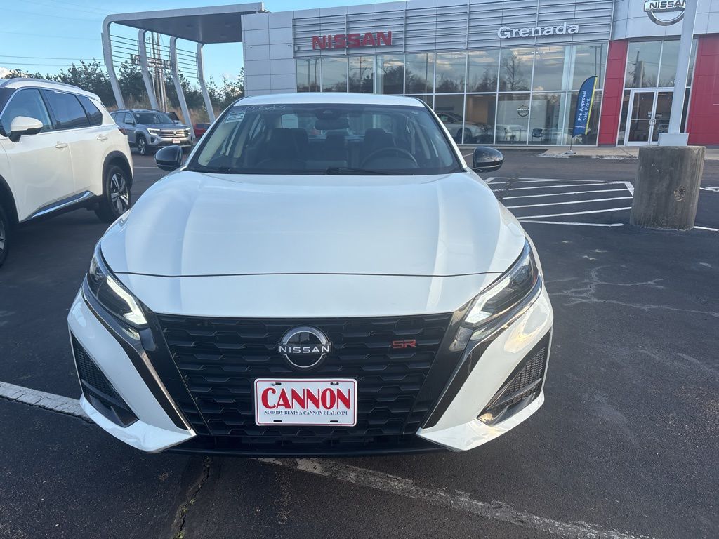 2025 Nissan Altima SR