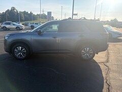 2026 Nissan Pathfinder SL SUV