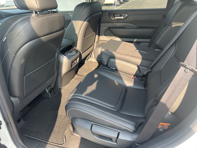 2026 Nissan Armada SV - Photo 11