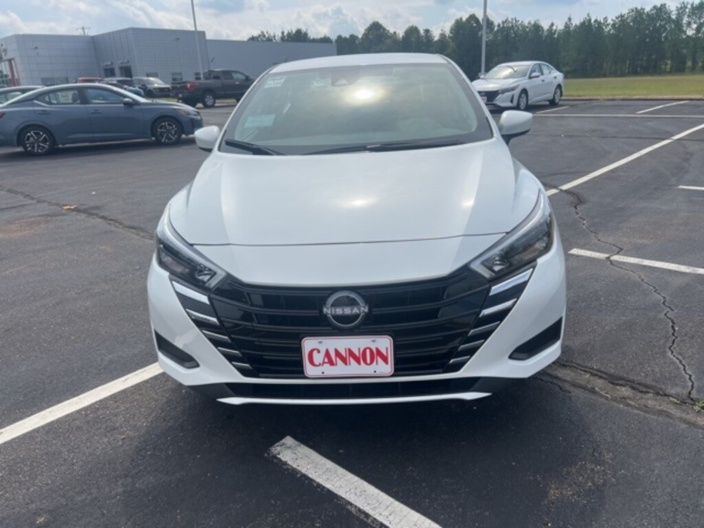 New 2025 Nissan Versa 1.6 SV Sedan