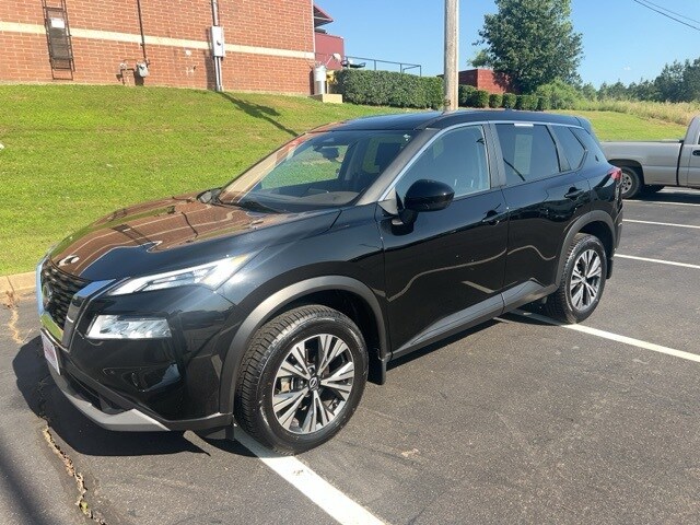 2023 Nissan Rogue SV photo 2