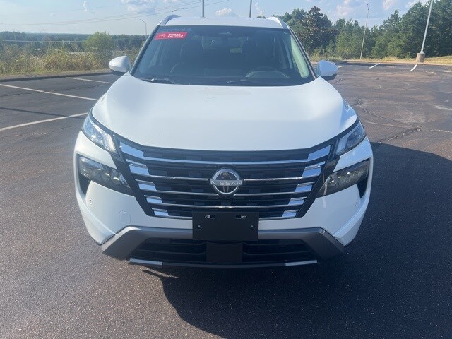 2024 Nissan Rogue SL photo 3