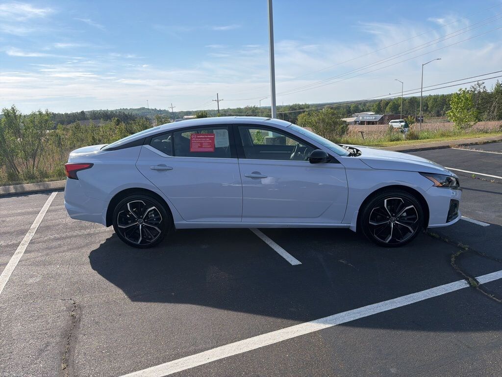Certified 2025 Nissan Altima SR Sedan