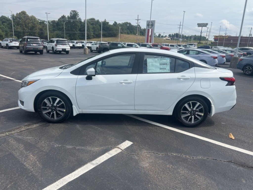 New 2025 Nissan Versa 1.6 SV Sedan