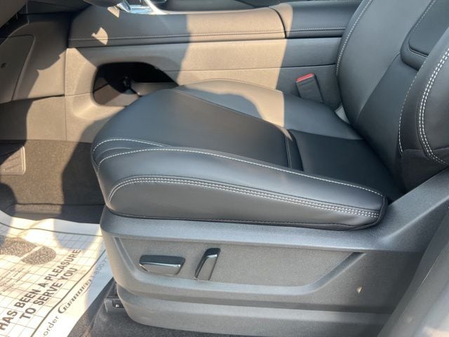 2026 Nissan Armada SV - Photo 17