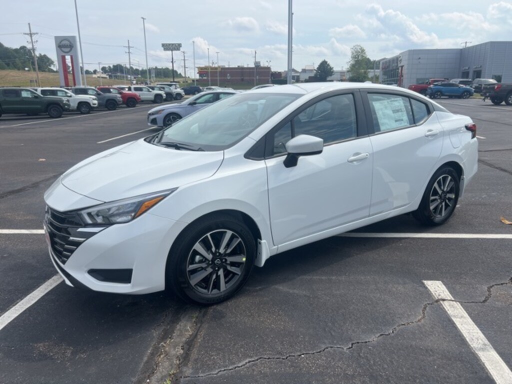 New 2025 Nissan Versa 1.6 SV Sedan