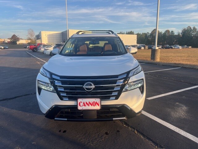 2026 Nissan Rogue Platinum photo 3