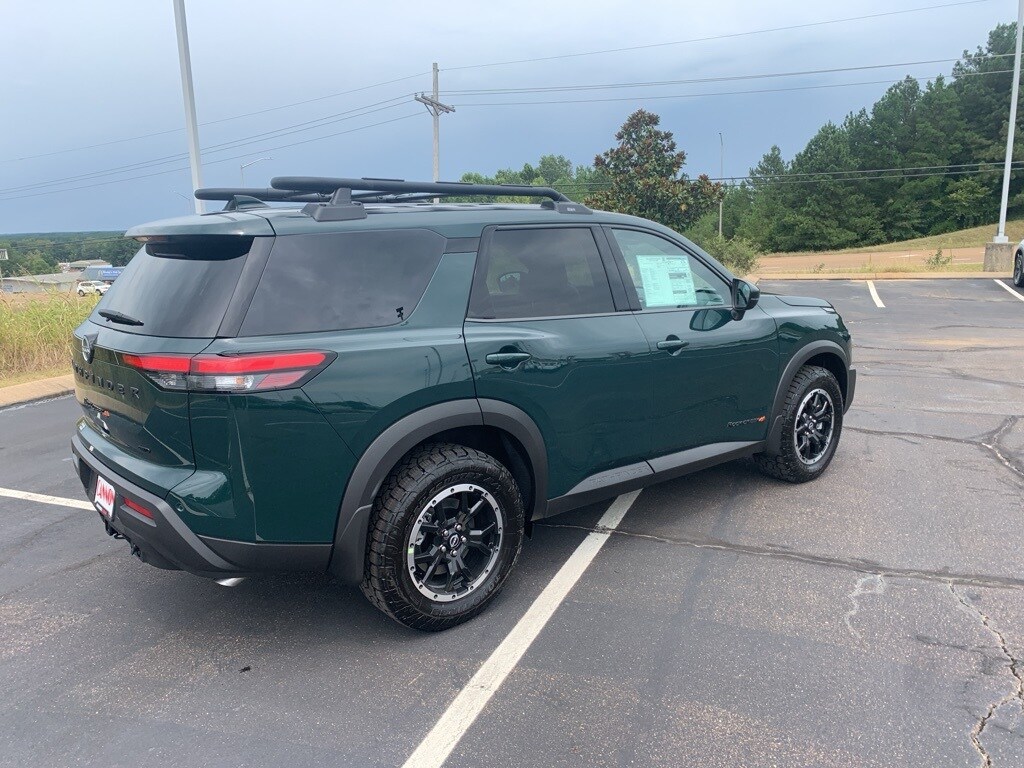 2025 Nissan Pathfinder Rock Creek photo 2
