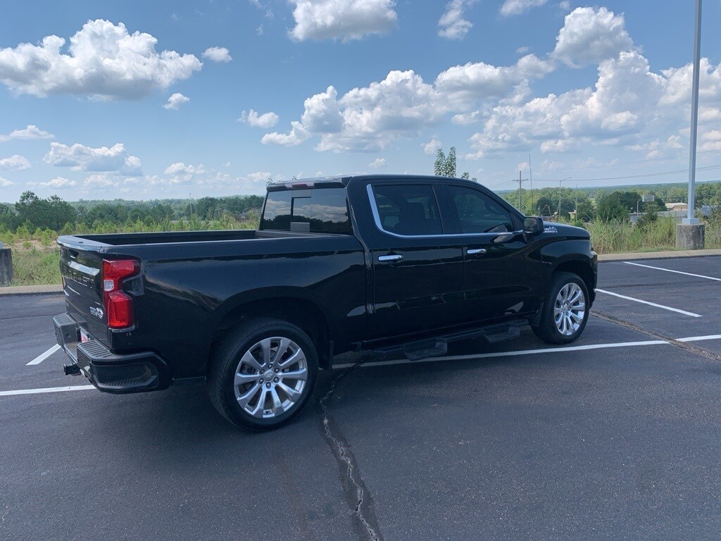 2020 Chevrolet Silverado 1500 High Country photo 3