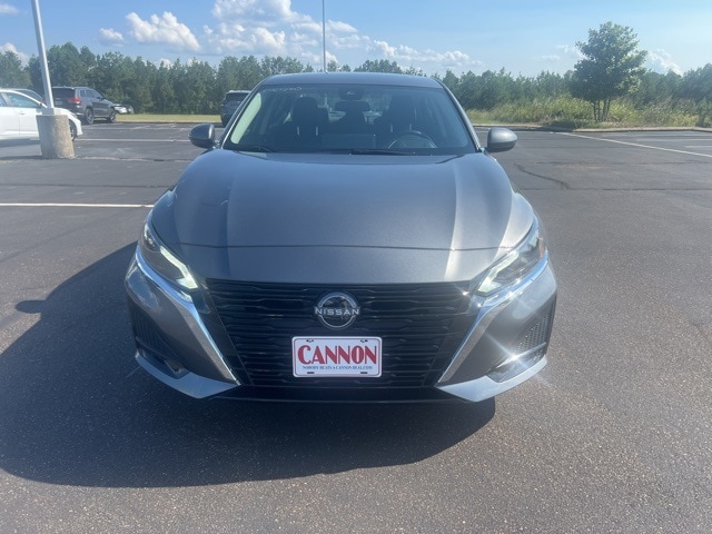 2025 Nissan Altima SV photo 3