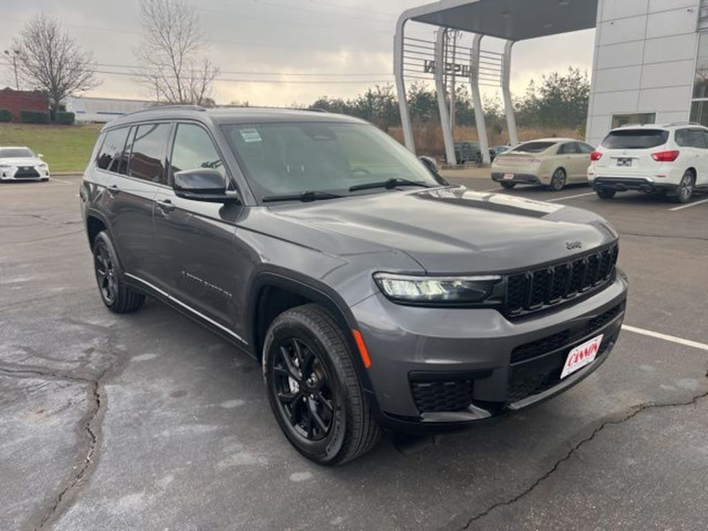 Used 2024 Jeep Grand Cherokee L Laredo SUV