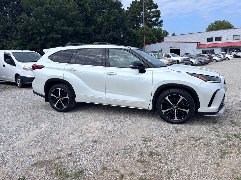 Used 2022 Toyota Highlander XSE SUV