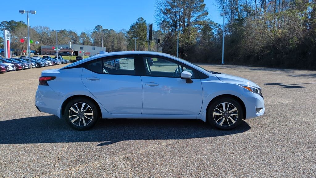 New 2025 Nissan Versa 1.6 SV Sedan