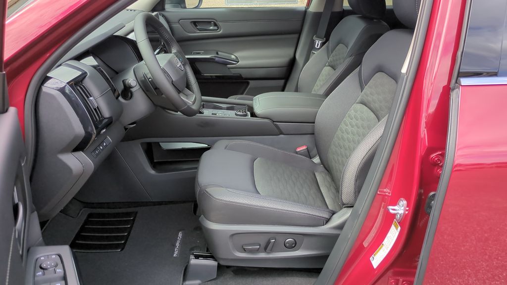 2026 Nissan Pathfinder SV - Photo 11