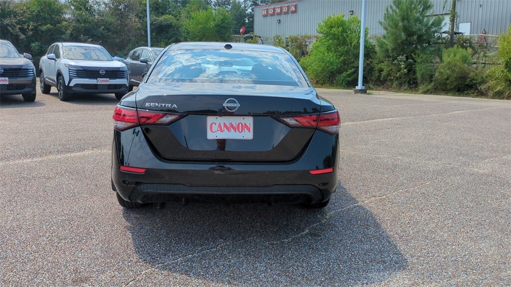 2025 Nissan Sentra SV photo 3