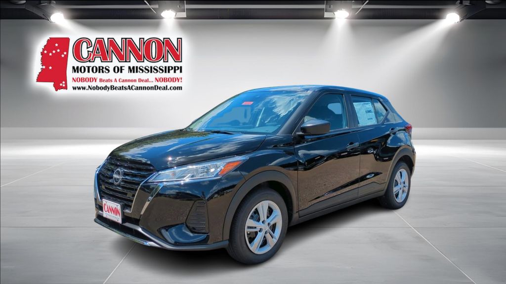 2025 Nissan KICKS PLAY Base