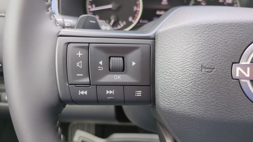 2026 Nissan Pathfinder SV - Photo 24