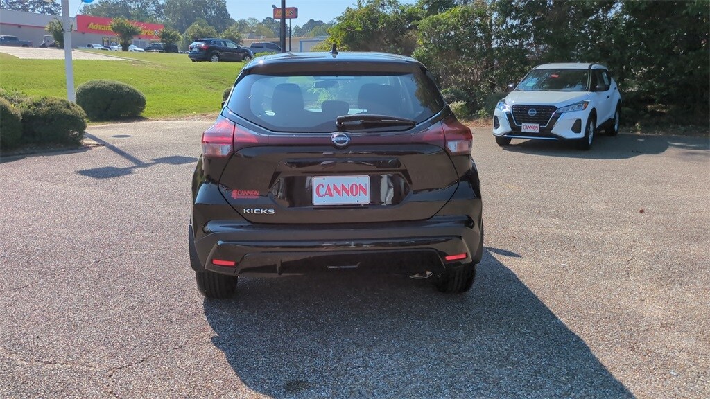 2025 Nissan Kicks Play S photo 4