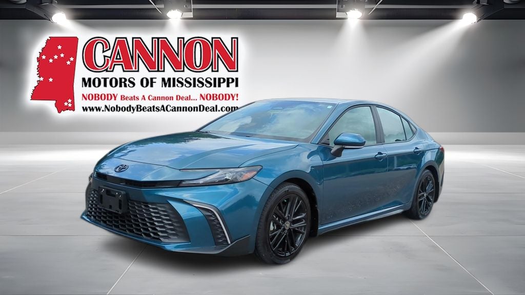 Used 2025 Toyota Camry SE Sedan