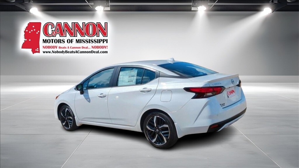 New 2025 Nissan Versa 1.6 SR Sedan