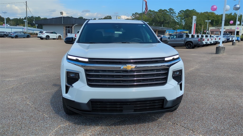 Used 2025 Chevrolet Traverse LT SUV