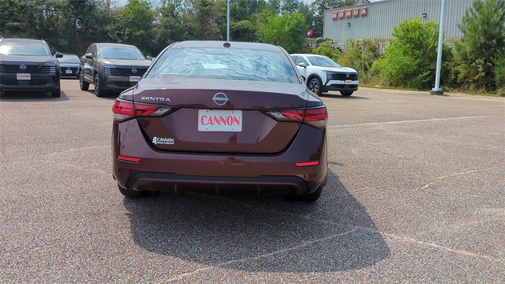 2025 Nissan Sentra SV photo 4