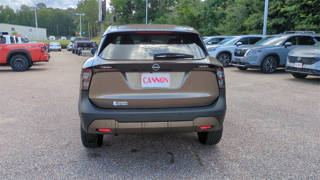 2025 Nissan Kicks SV photo 3