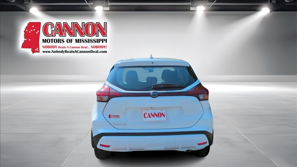 2025 Nissan Kicks Play S photo 4