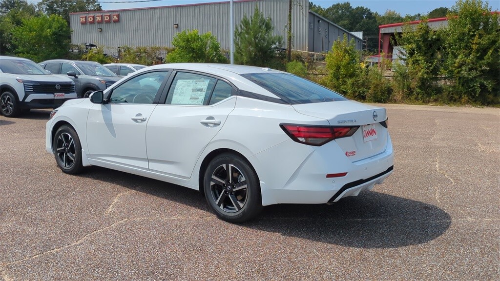2025 Nissan Sentra SV photo 3
