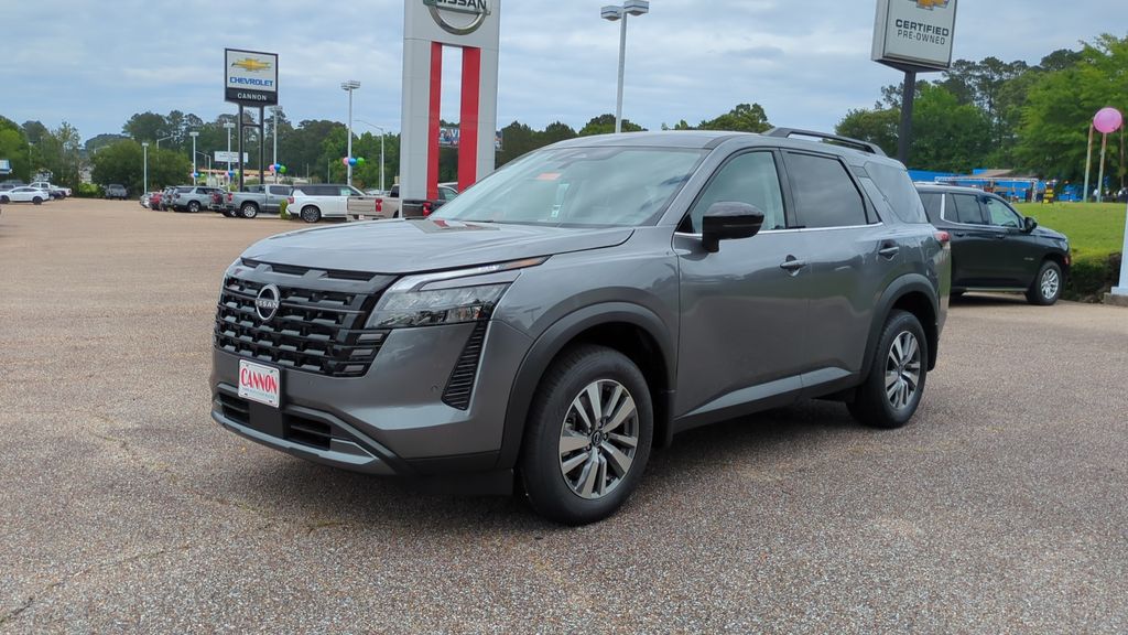 2026 Nissan Pathfinder SL 2WD's photo