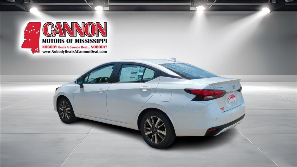 2025 Nissan Versa 1.6 SV photo 3