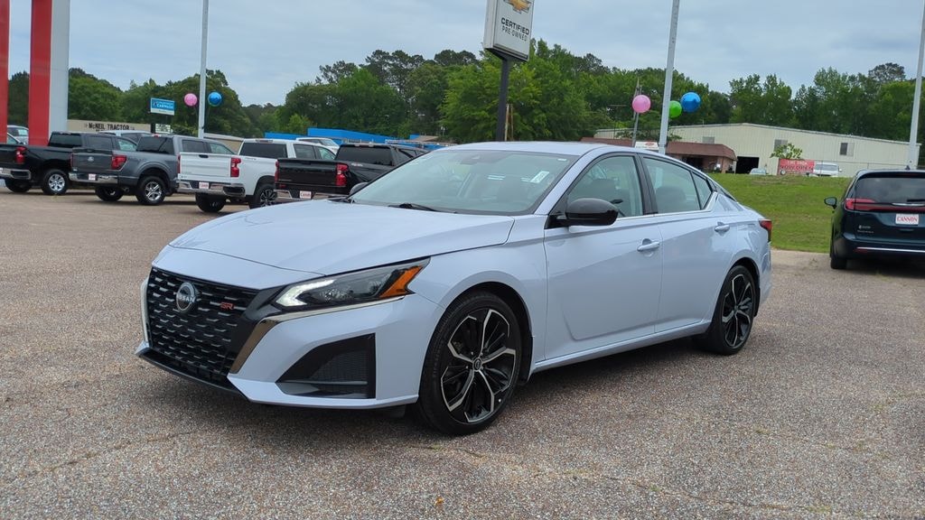 Used 2025 Nissan Altima SR Sedan
