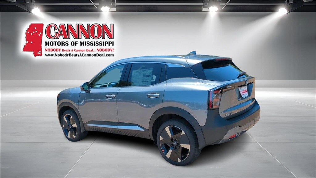 2025 Nissan Kicks SR photo 2