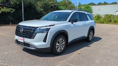 2026 Nissan Pathfinder SL SUV