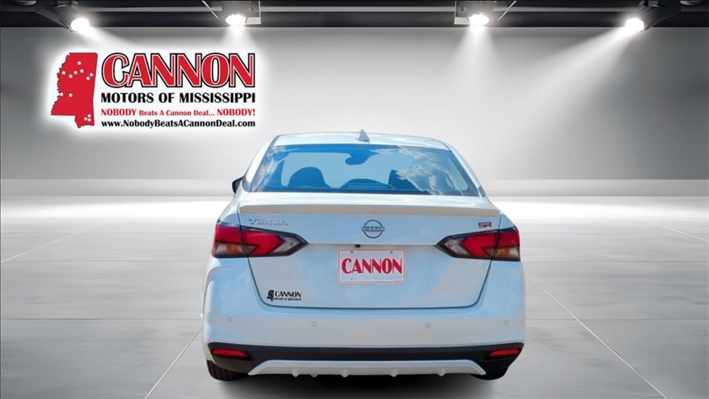 New 2025 Nissan Versa 1.6 SR Sedan