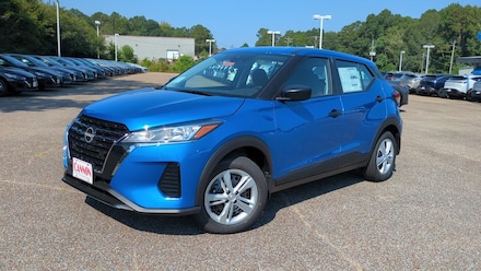 2025 Nissan Kicks Play S SUV