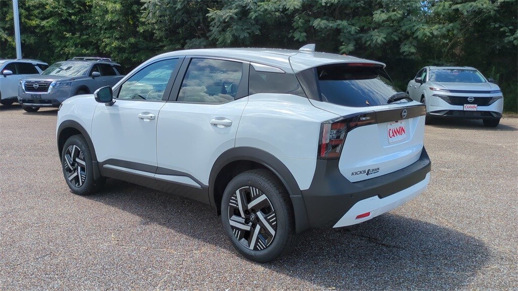 2025 Nissan Kicks SV photo 3
