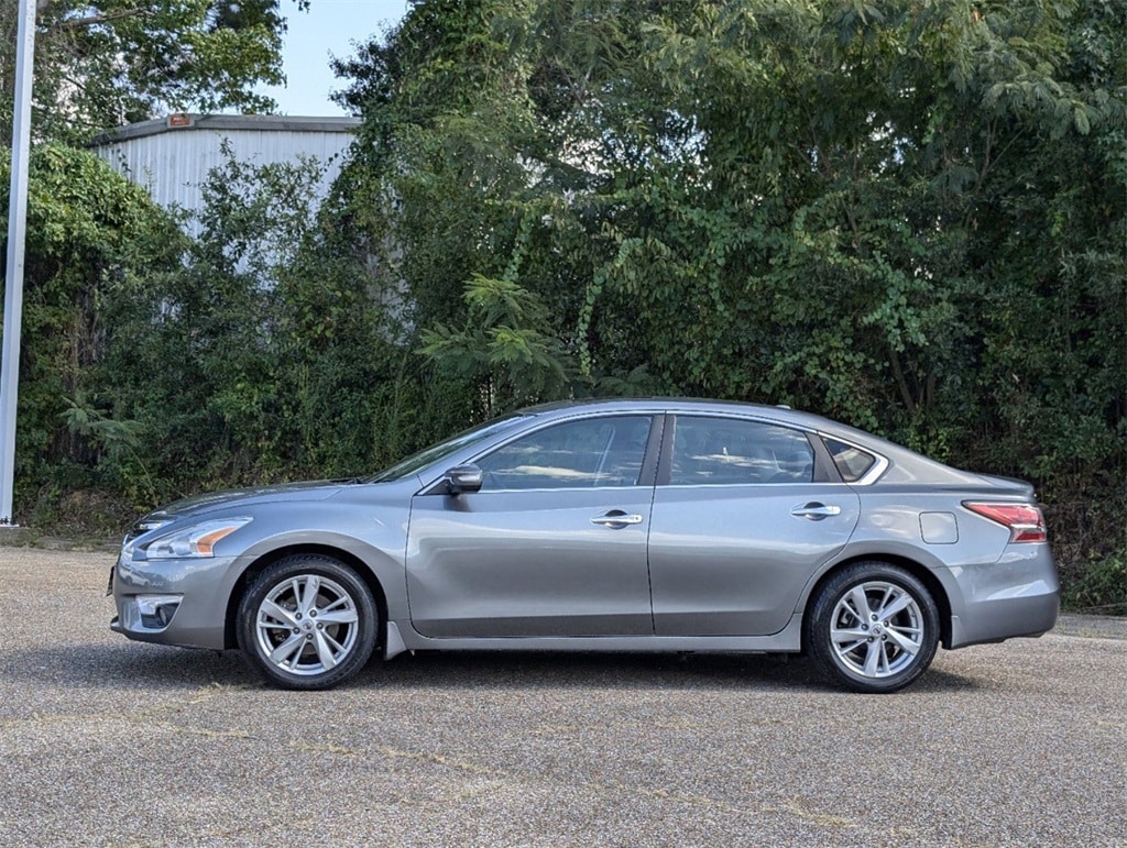 Used 2015 Nissan Altima SV with VIN 1N4AL3AP0FC586270 for sale in Laurel, MS