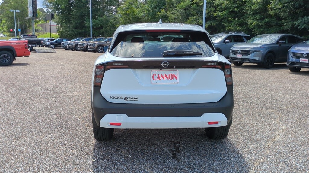 2025 Nissan Kicks SV photo 4