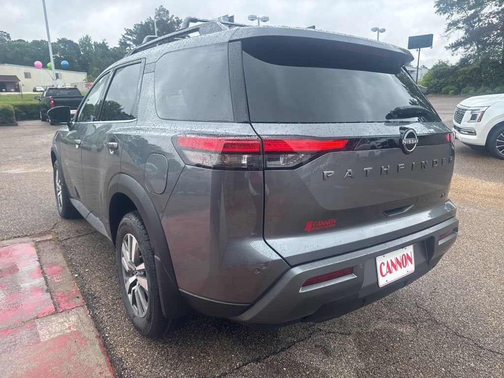New 2026 Nissan Pathfinder SL SUV