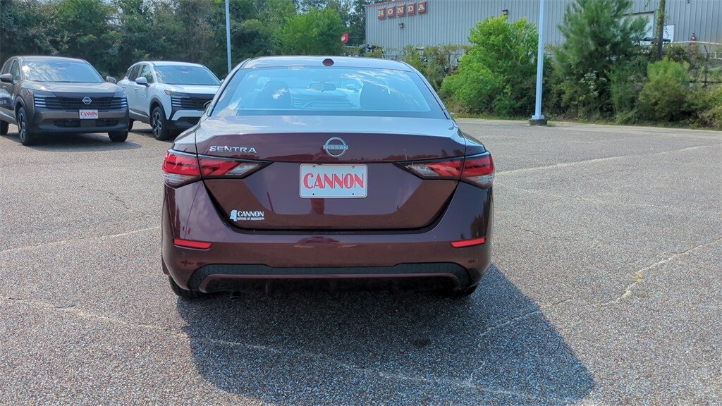 2025 Nissan Sentra SV photo 4