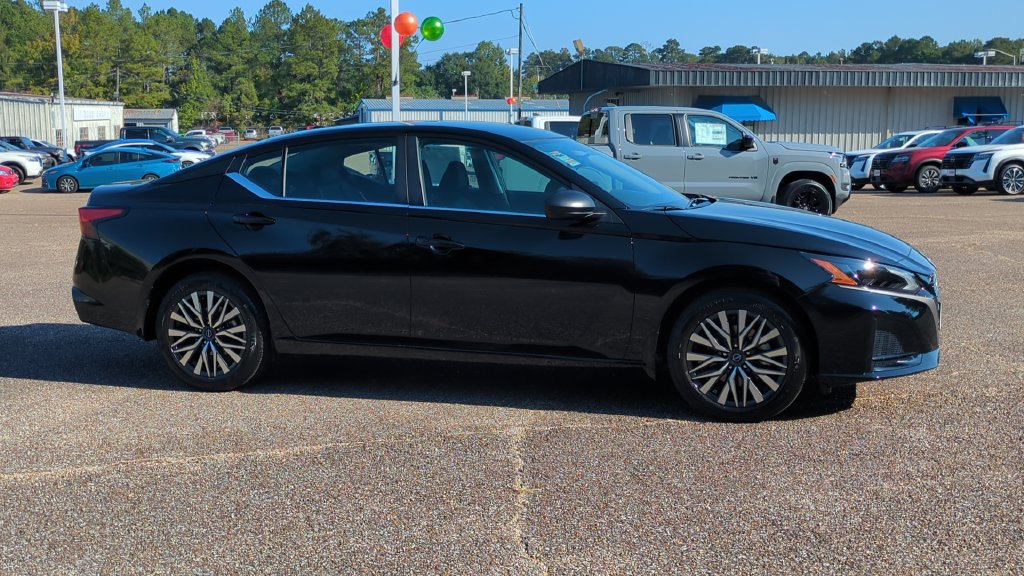 New 2026 Nissan Altima SV Sedan