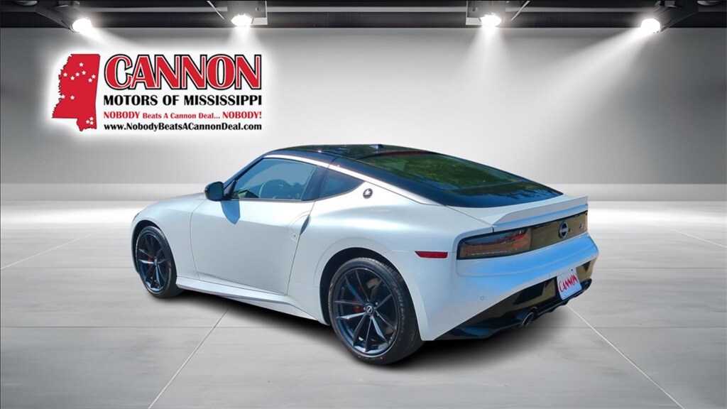 2024 Nissan Z Performance photo 3