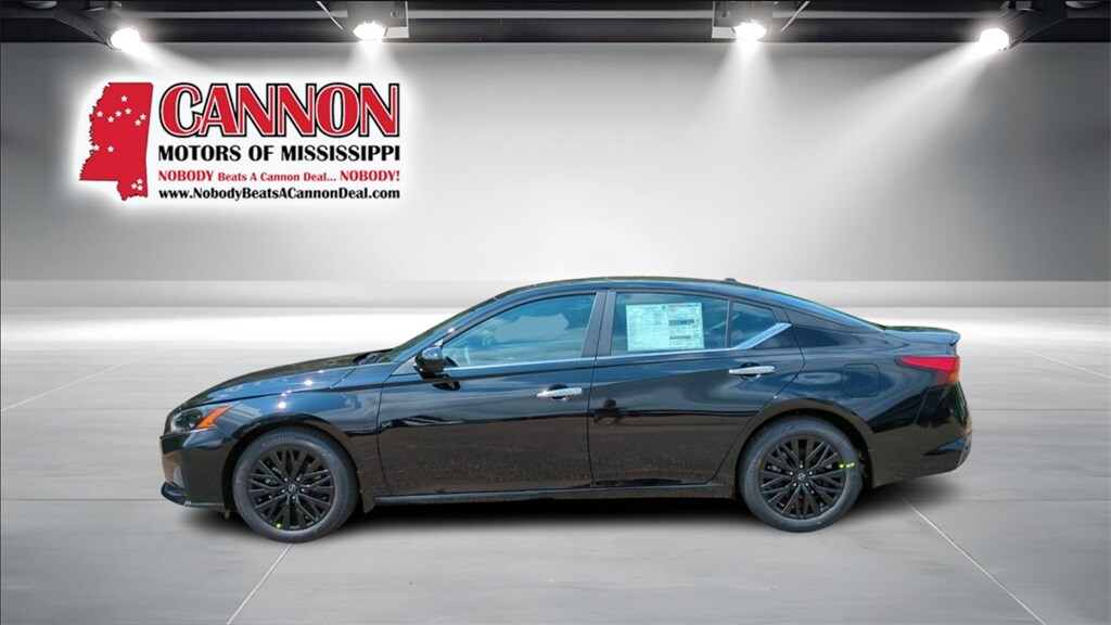 2025 Nissan Altima SV photo 2