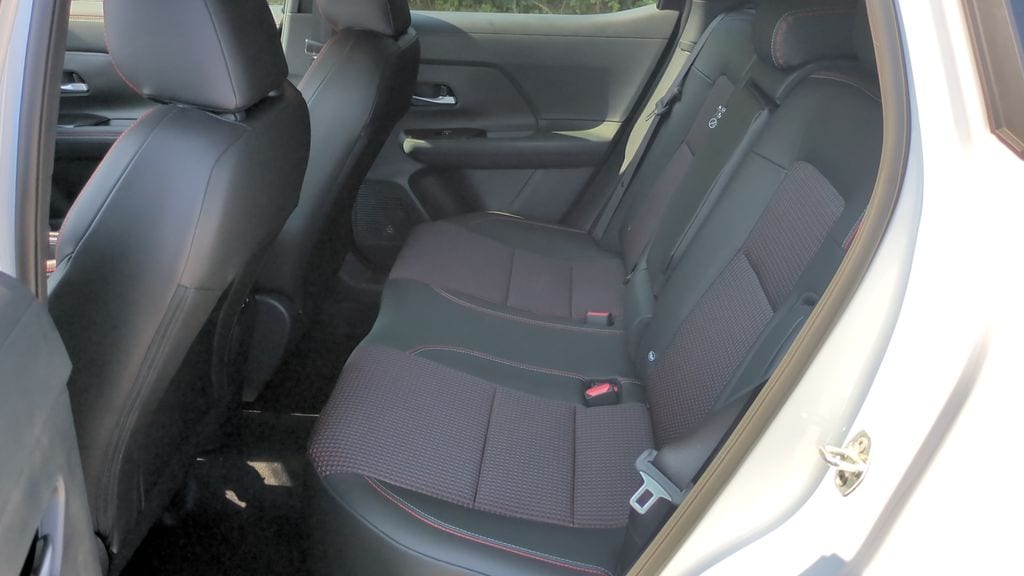 2026 Nissan KICKS SR - Photo 13