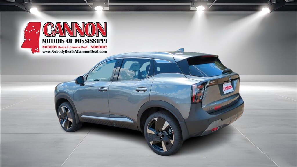 2025 Nissan Kicks SR photo 3