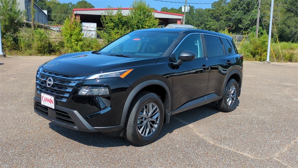 2026 Nissan Rogue S's photo