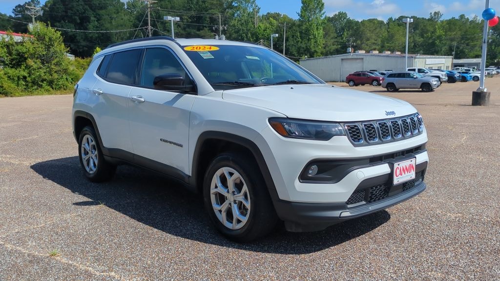 Used 2024 Jeep Compass Latitude SUV