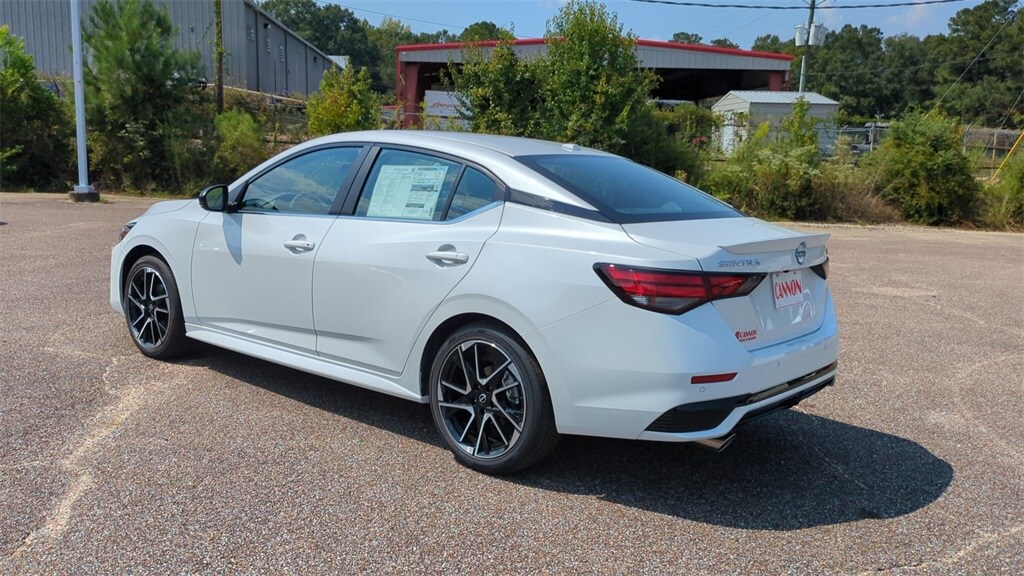 2025 Nissan Sentra SR photo 3